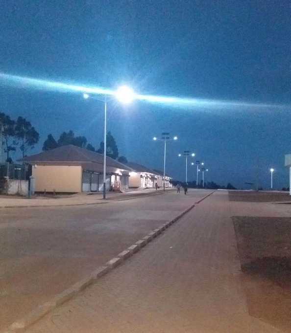 泰安市非洲科特迪瓦太阳能路灯工程